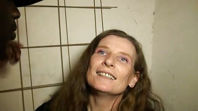Visoka definicija :  Lucious maćeha zavodi svog posinka pored bazena Seksi pornić 