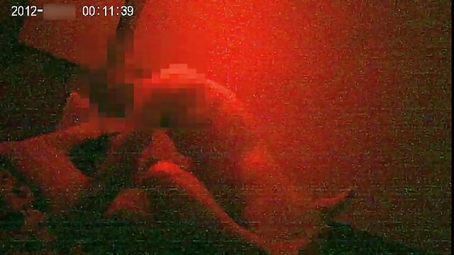Visoka definicija :  Napaljena diva Claudia Valentine želi probati veliki crni kurac Seksi pornić 